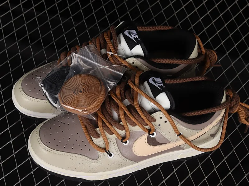 All Categories Nk SB Dunk Series Nk SB Dunk Low Low-top Sneakers Nk Dunk Low Desert Wasteland Panda Prank Customized version of deconstructed strap casual sneakers DD1391-100